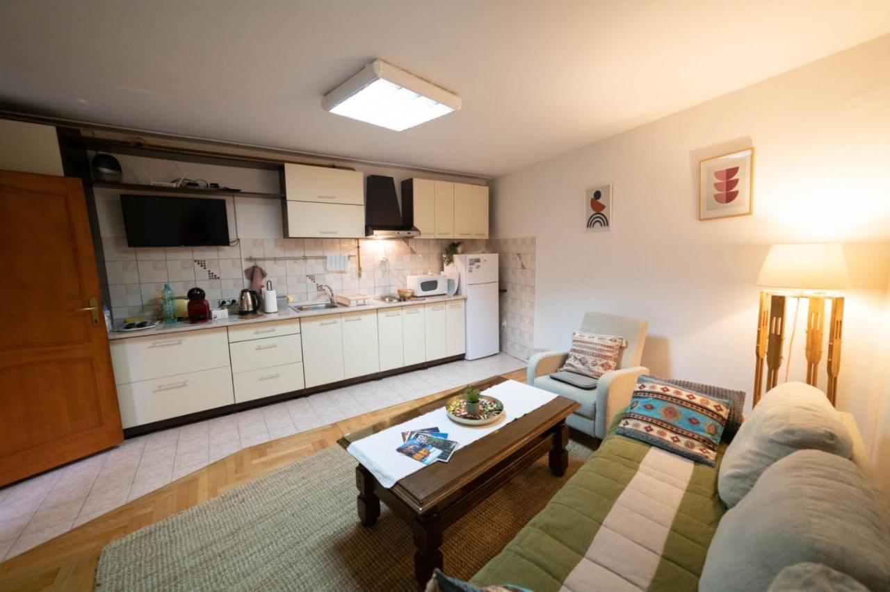 Apartman Yellow House SJJ Extérieur photo